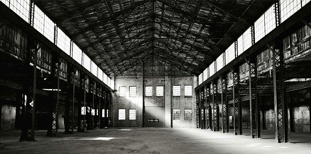 warehoujse 1 - big and empty