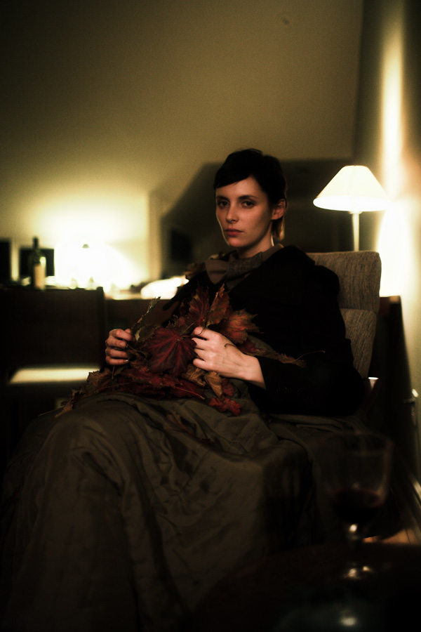 sarah, leaves, chair